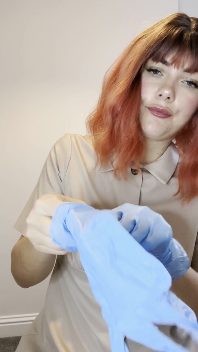Yourhikerbabe - Latex Glove Slut For Dentist 00001