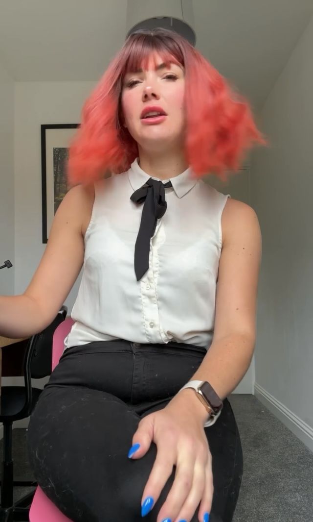 Yourhikerbabe - Vore Doctor Eats Her Patients 00000