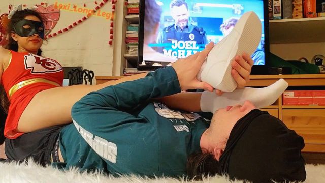 LexiLongLegs - Super Sole Sunday - Cheerleader Foot Worshi 00003