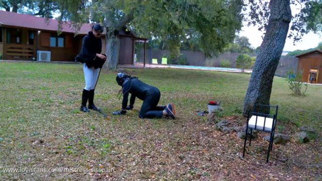 Mistress Isis Spain - Vs76 Outdoor Training 00001