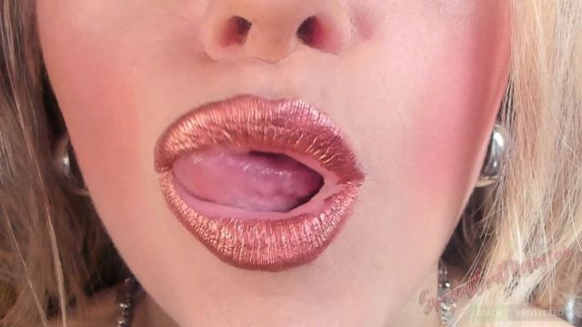 Petite Mercy - Metallic Bronze Lipstick Lips Smelling 00014