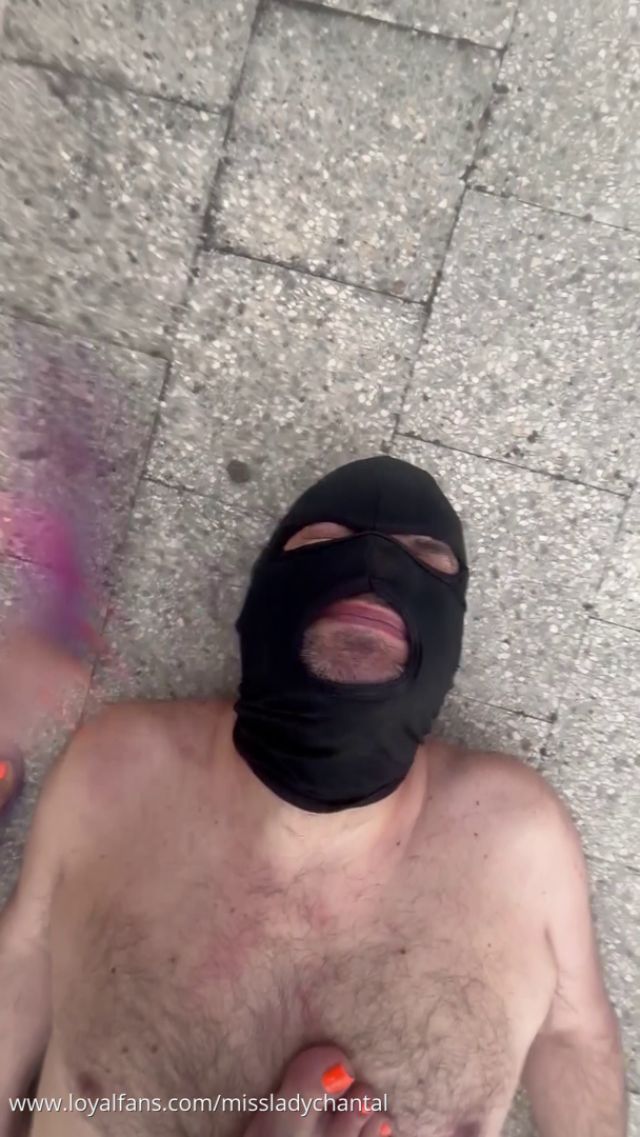 Trampling In Flip Flops – Miss Lady Chantal 00010