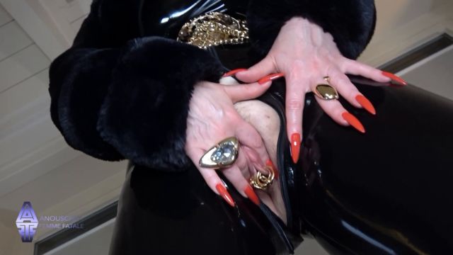 Anouschka Femme Fatale Useless Cuckie Masturbating In Latex $19.99 09.17.2024 00005