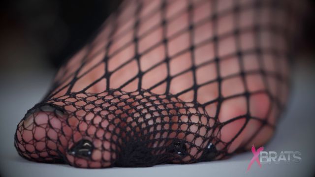 Bratty Foot Girls - Shrinking Crime SFX - May _ Lynx 00007