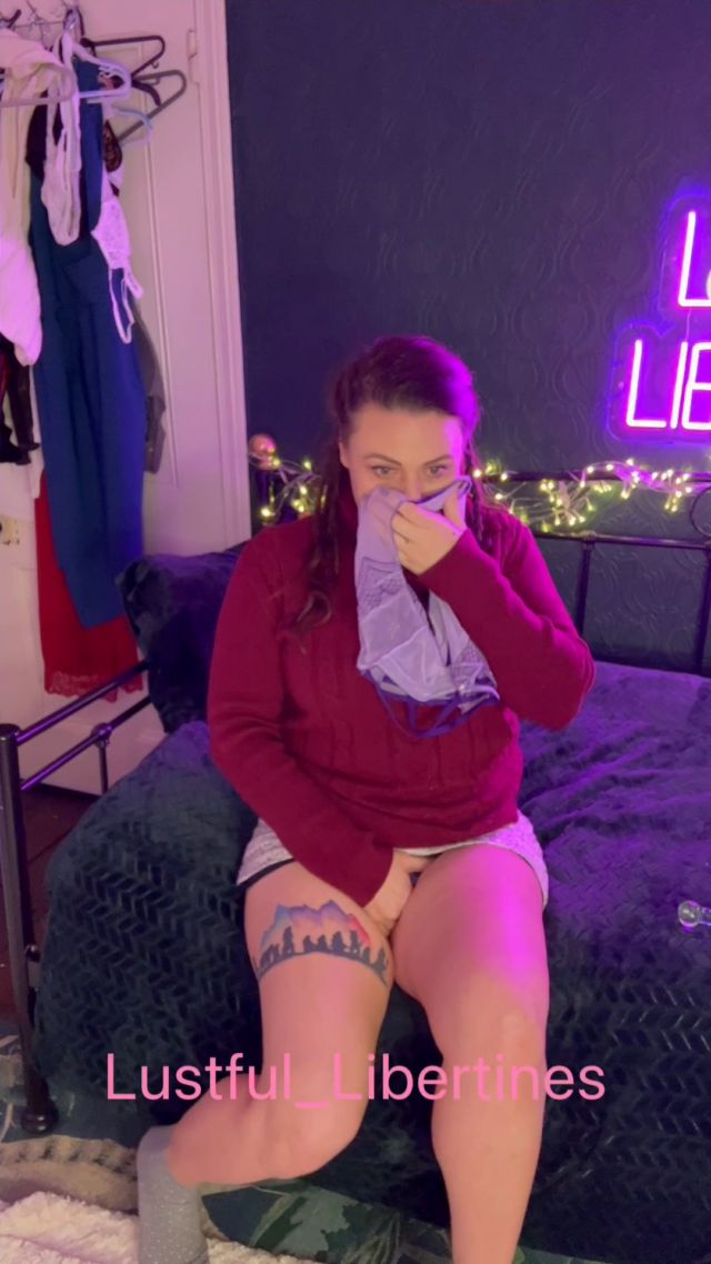 I got carried away sniffing my step sisters knickers 00003