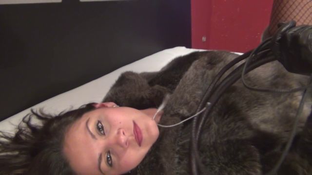 Latin Beauties In High Heels - Diosa The Goddess In Furs 00000