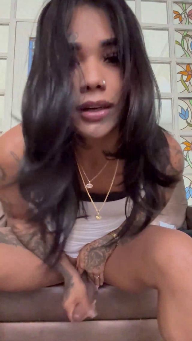 Liittlekittyxx aka Vaiolet Valencia At the hairdresser 00008 Liittlekittyxx aka Vaiolet Valencia At the hairdresser 00008