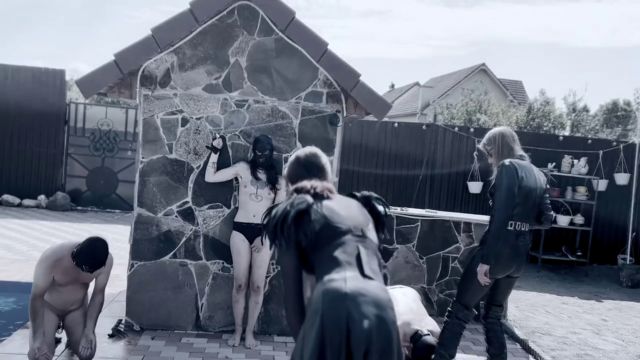 Mistress Zeida Dracula FemdomCastle - CUNT BUSTING - slaves holding her arms and legs open - EXTREME Lezdo 00014