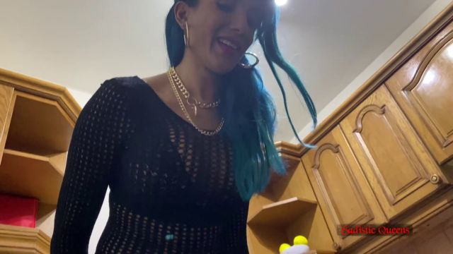 Sadistic Queens - Squishysax - Goddess Penelope - Cheeky Slave Punished 00009