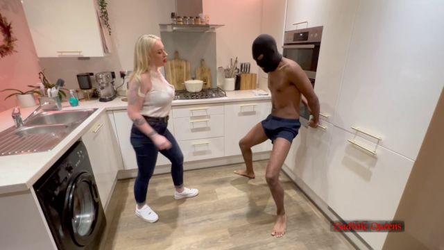 Sadistic Queens - Squishysax - Miss Anna Elite - Kicking and Crushing Your Balls In My Trainers 00001