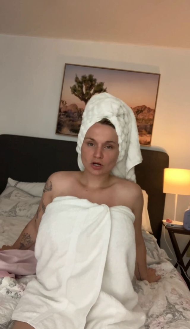 Zoie Burgher JOI 00001