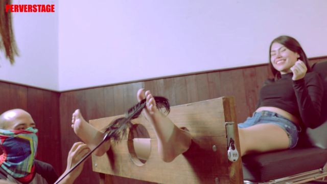 Perverstage – Small Feet in Stock (Jane) 00002