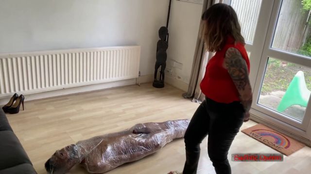 Sadistic Queens - Squishysax - Mistress Lola Noir - Ball Breaking Birkenstocks 00001