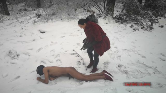 Sadistic Queens - Squishysax - Mistress Luna - Beaten In The Freezing Snow 00000