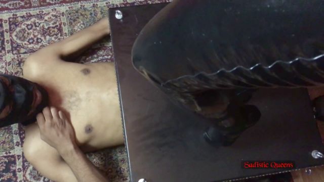 Sadistic Queens - Squishysax - Queen Kali Rain - Latex Cockbox Destruction 00008