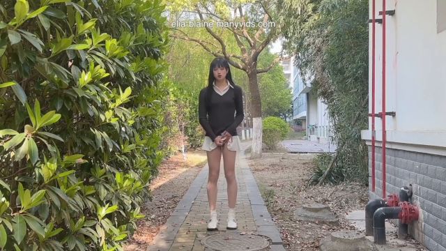 Suki TRANS aka Elia Blaine Transgirl Takes Bold Cumshots Outdoors 00014
