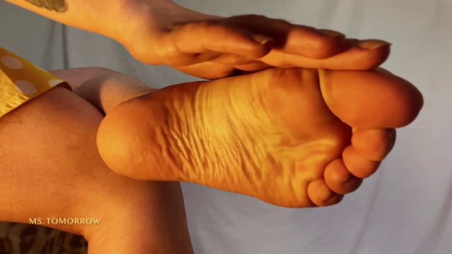 DommeTomorrow - Her Foot Wrinkles 00000