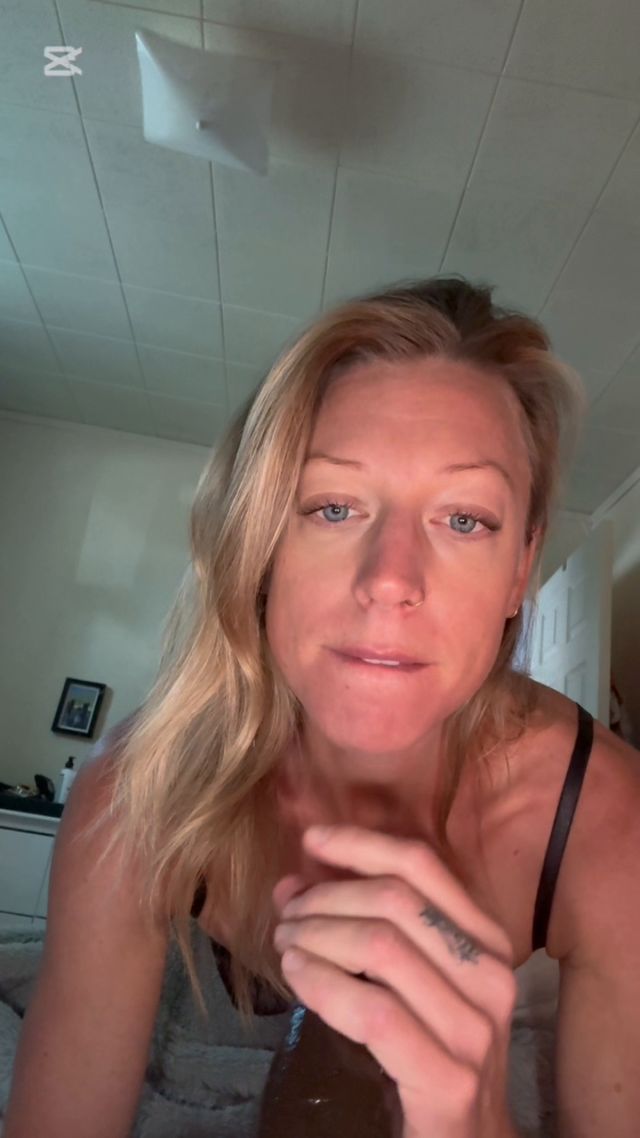 JodisLips - Step M O M catches you jacking off your BBC 00004