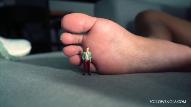 Mistress Enola Fetish - Your Biggest Fan - Giantess Enola Shrunk her favorite start and makes him smells her feet! 00010