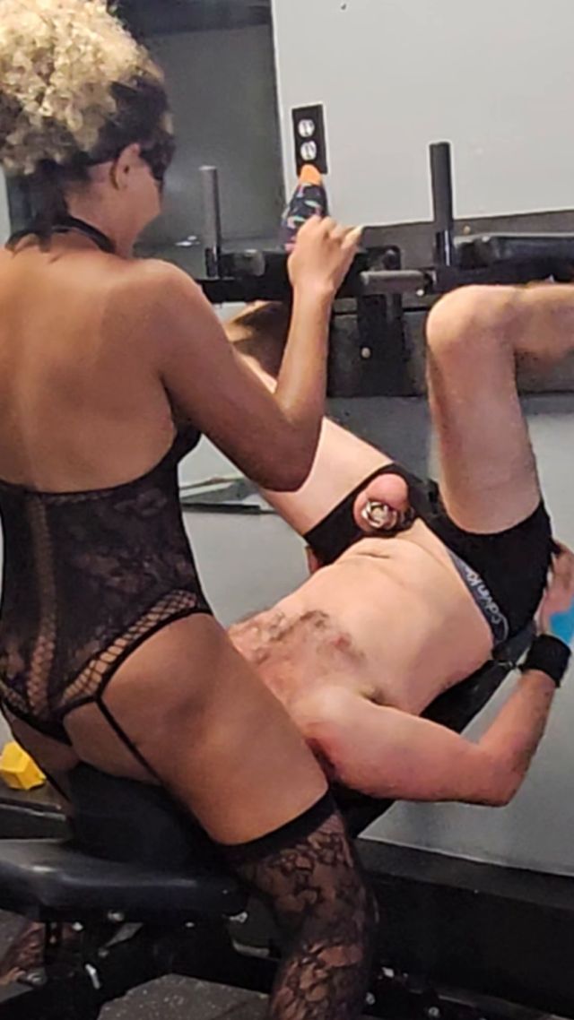 Ballbusting Bianca - Dominabianca - Ballbusting Beta While I Sit On His Face Hard Slaps 00008