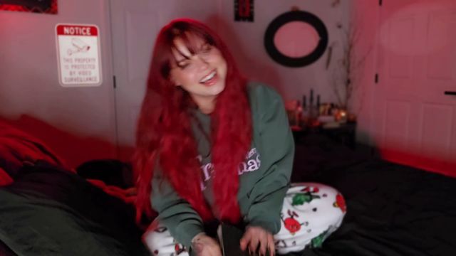 Ginger Rae xoxo - 10 Christmas Themed Submissive Tasks 00013