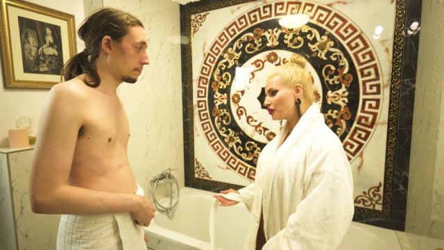 ObeyLexyNoir - Hot Golden Shower With Step Mom At House Of Sinn 00000