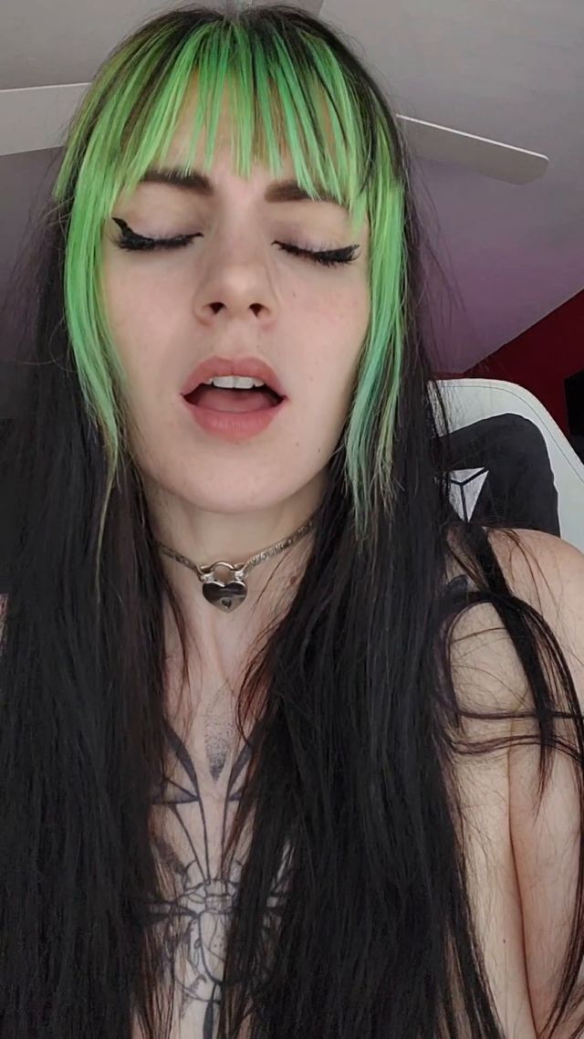 Prettyinpunk92 - Facial expression focused orgasm 00011 Prettyinpunk92 - Facial expression focused orgasm 00011