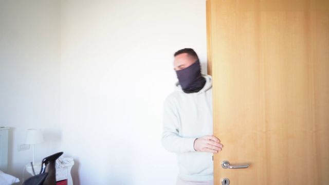 Alba Zevon - Secretary Alba tied up and gagged 00000