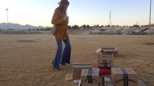 EnigmaMGF - Stomping on Boxes in Heels 00000