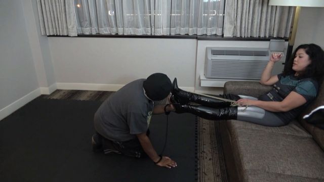 Geeky Femdom - The Kinky Geek - Cara Dunes Slave 00000