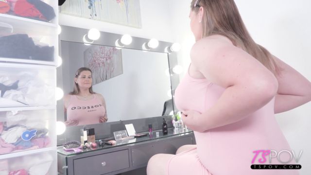 Gwen Violet Her First Order Of Business Shemale 00000 Gwen Violet Her First Order Of Business Shemale 00000