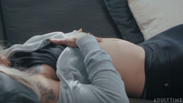 Helpful Neighbor Gives Femboy A Hand&hellip;AND A Hard Cock &ndash; Ethan Chase & Axelle Rose Shemale 00000