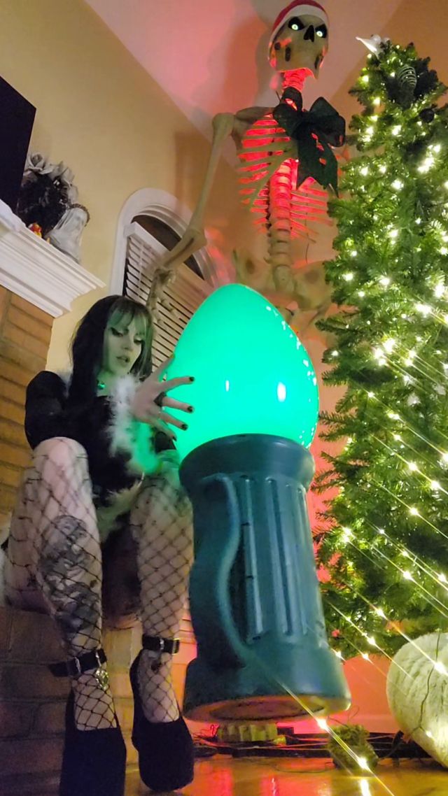 Prettyinpunk92 - Nice List 00000