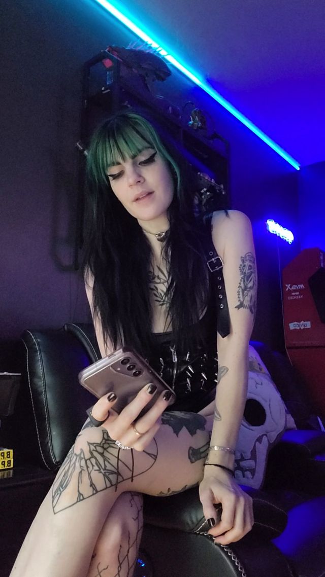 Prettyinpunk92 - Time to train your ass 00000