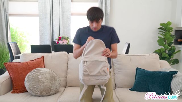 princesscum everyone at school recognized my pussy 3840 00000