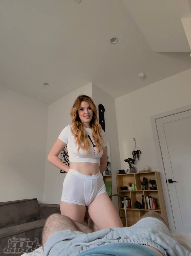 Elly Clutch   Condom Testing With My BFF   CamCaps click 00000