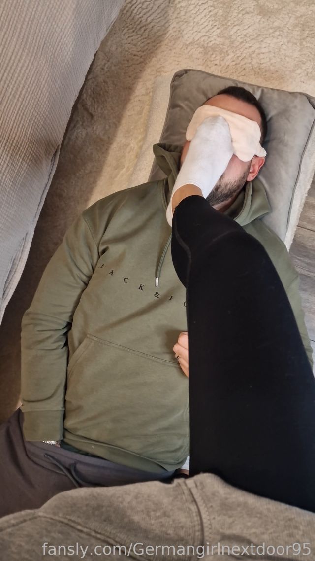 Germangirlnextdoor95 - Foot sockjob with huge cum explosion at the end 00000