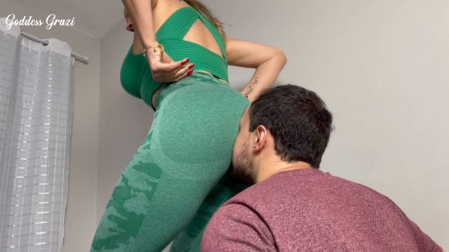Goddess Grazi - Feeling The Weight And Smell Of My Sweaty Ass 00000