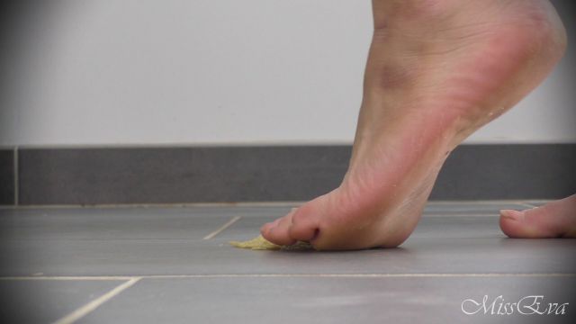 Miss Eva - Crushing chips Rabaissement 00000