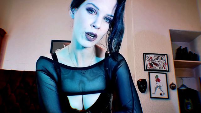 Mistress Mia - Latex Pay Drone 00000 Mistress Mia - Latex Pay Drone 00000