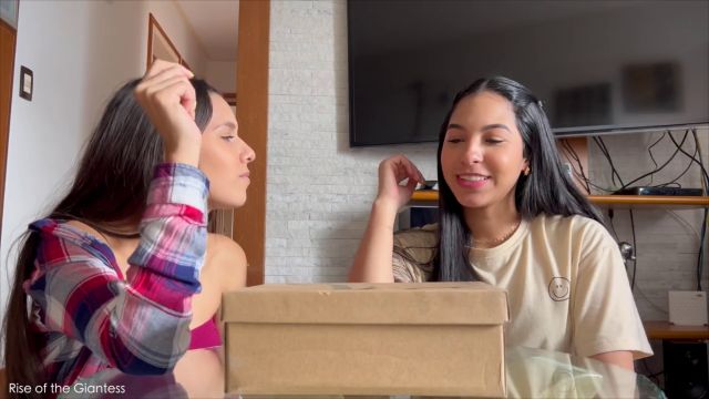 Rise of the Giantess - Caught by two GIANT Latina