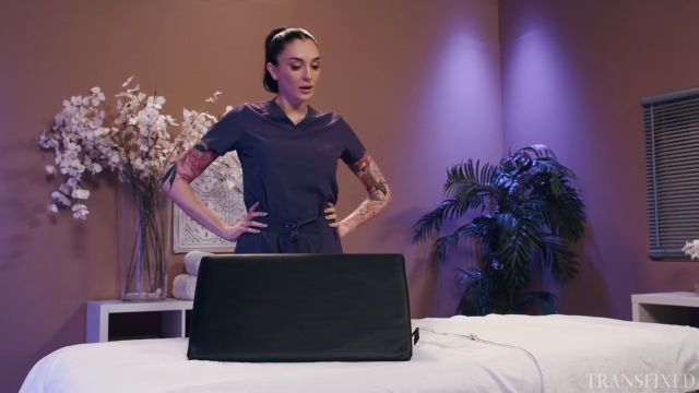 Saved By The Bolster &ndash; Aubrey Kate & Charlotte Sins Shemale 00000