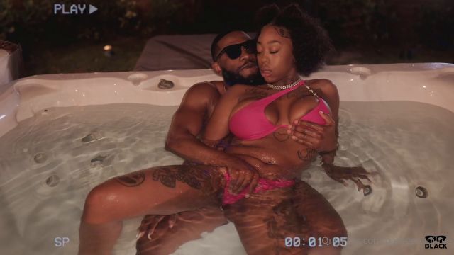 babygeminifree - 2023-12-05 28 Min AFTER DARK I saw @massagebyblack fine ass sitting in the jacuzzi 00000