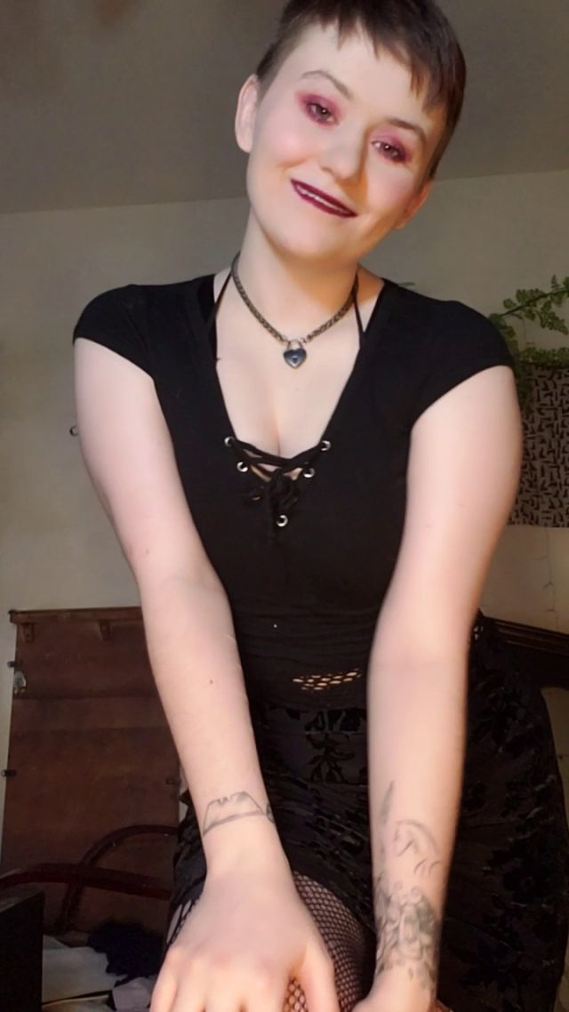 CurvyElvishGirl - A Little Surprise 4 You Little One 00000