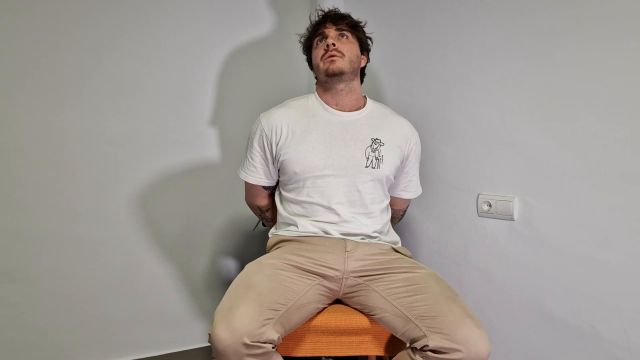 Liricaa Lamat - Speakuss - Gets a Full Laundry Gag 00000