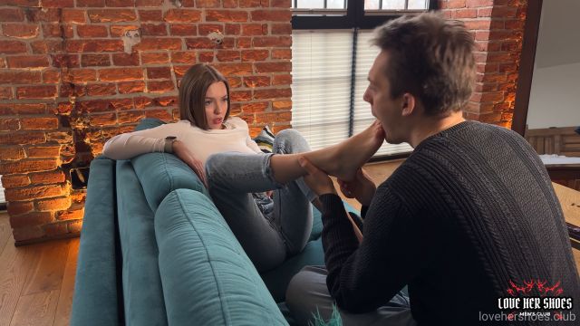 LoveHerShoes - I Love Her Feet And Her Loafers 00000