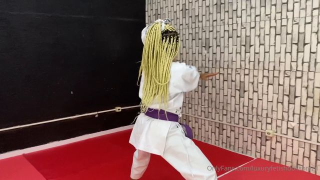 Luxury Fetish Dolls Brazil - Kick Queen Foot Worship After Training 00000