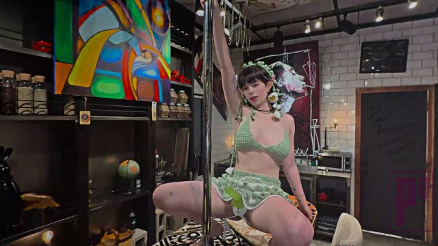 Peggingonly - College Babe Pegging In The Art Gallery 00000