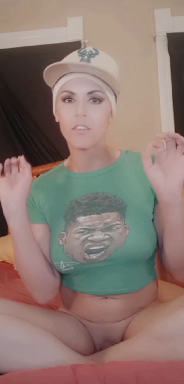 Tia Tizzianni - BUCKS WIN TITLE Bailey PICKS UP STUD 00000