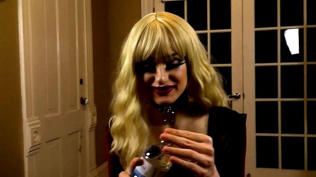 Tia Tizzianni - Bambii During Interview FUCKS Mr. Smith 00000